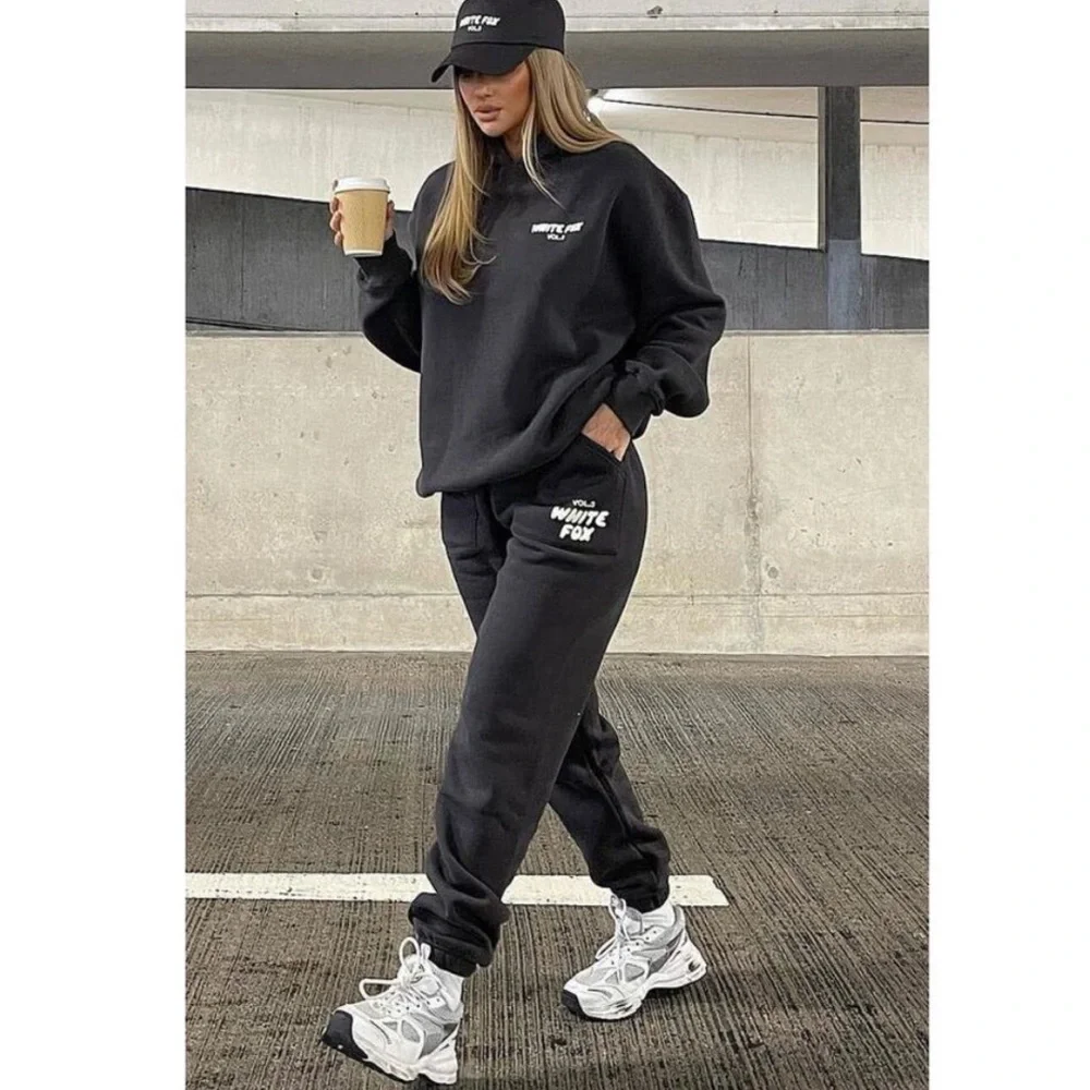 White Fox Black Offstage Sweatpants Onyx Size Small NWT in packaging